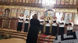 Damski-hor-„Sv.-Ioan-Zlatoust“-s-dirigent-S-lzitsa-Nikolova